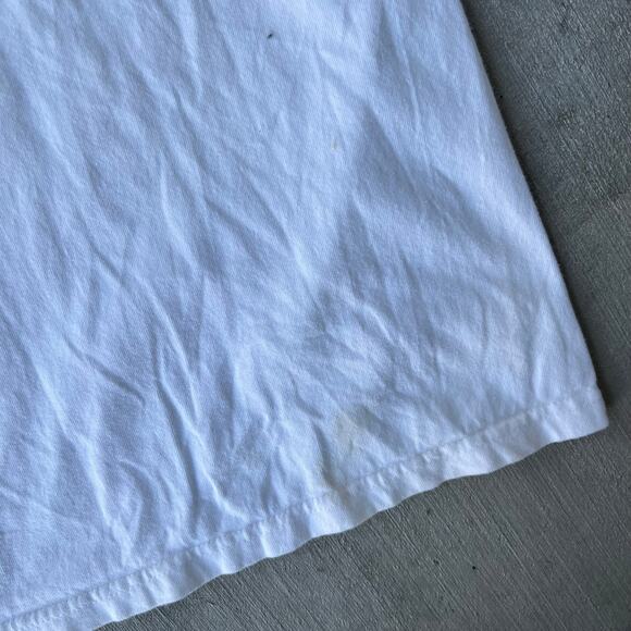 Vintage Hanes beefy white graphic t shirt - Picture 10 of 11